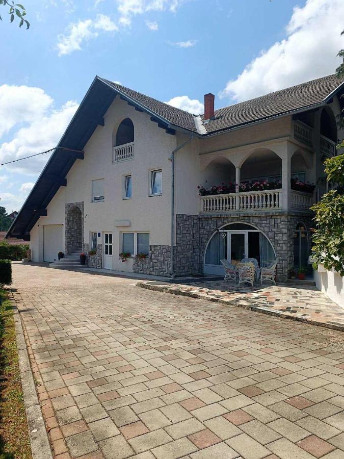 Studio Apartman Brletic Tounj Экстерьер фото