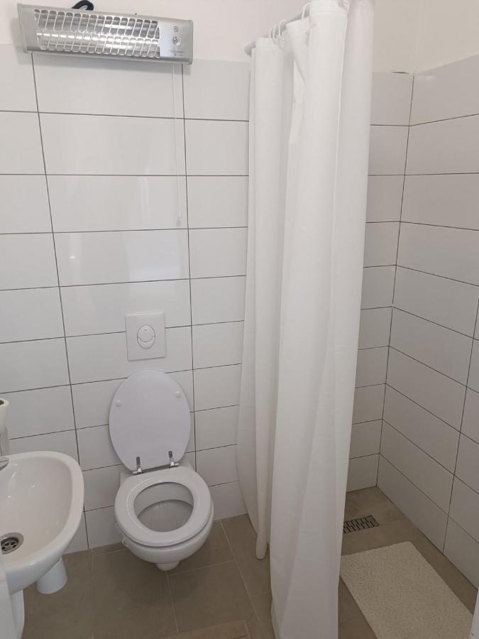 Studio Apartman Brletic Tounj Экстерьер фото
